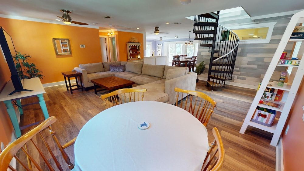 1004 2nd Avenue by Tybee Vacation Rentals