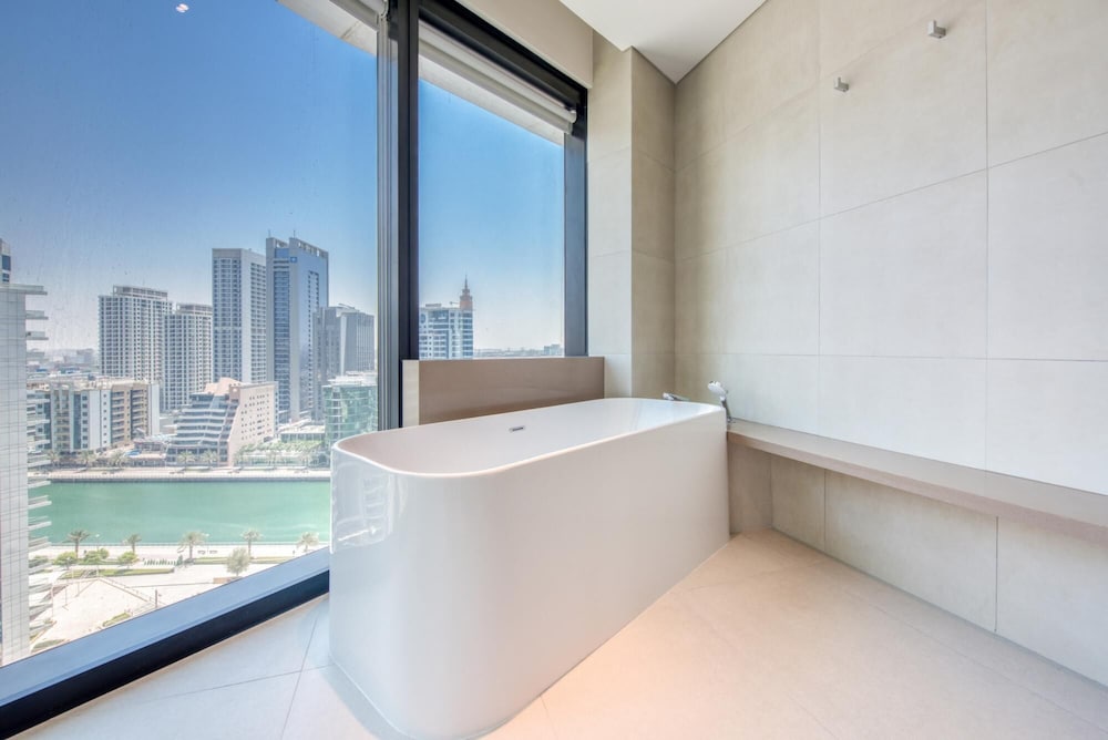 Luxury Sea View 3BR Maid Apt at the Address JBR