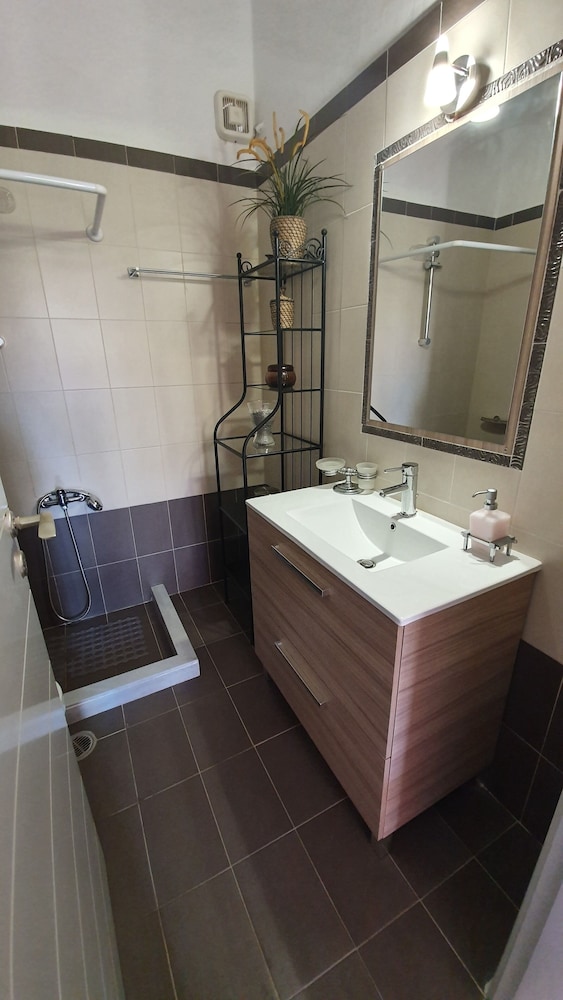 TK1 George Apartments by the Airport photo 5