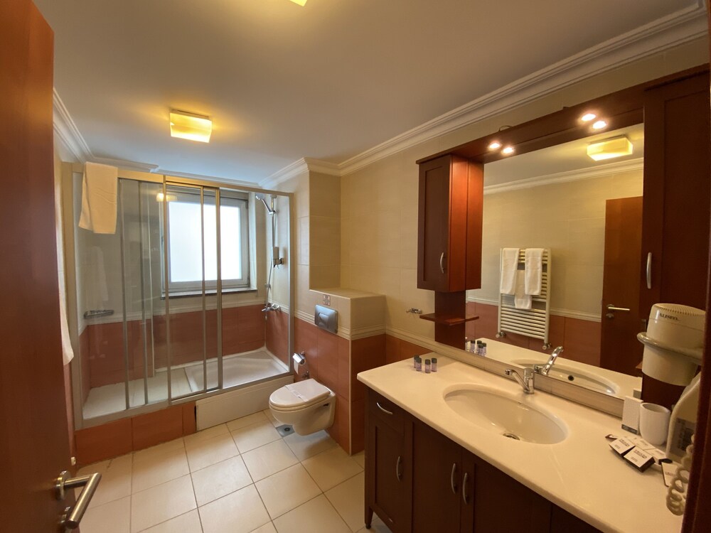 Triada Otel Gayrettepe - Image 27