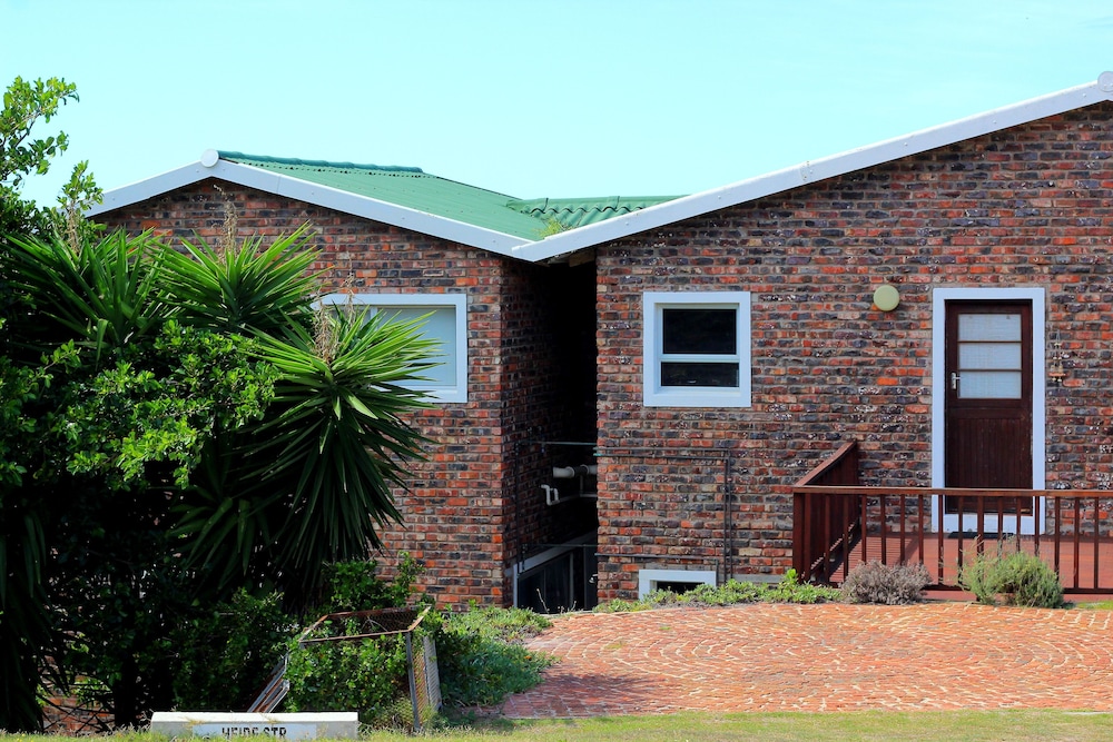 Sandpiper Guest Cottages