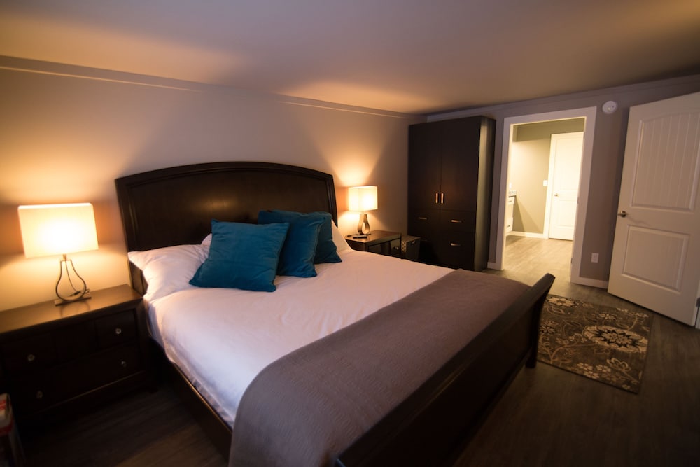 Clipperton Suite by Revelstoke Vacations - Image 3