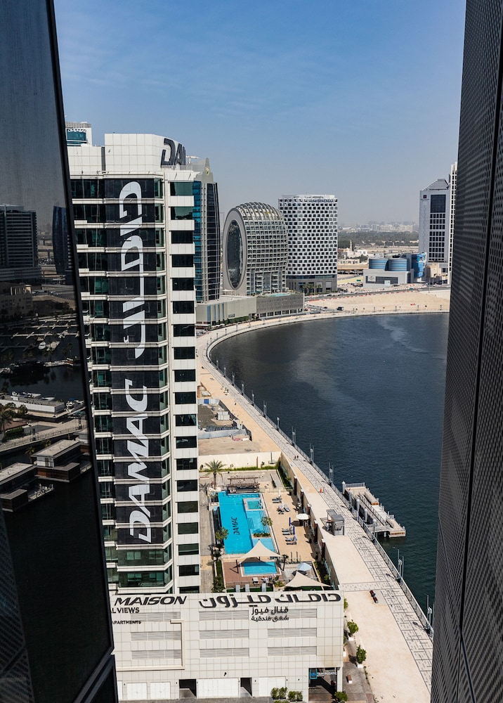 GLOBALSTAY. J One Tower Apartments