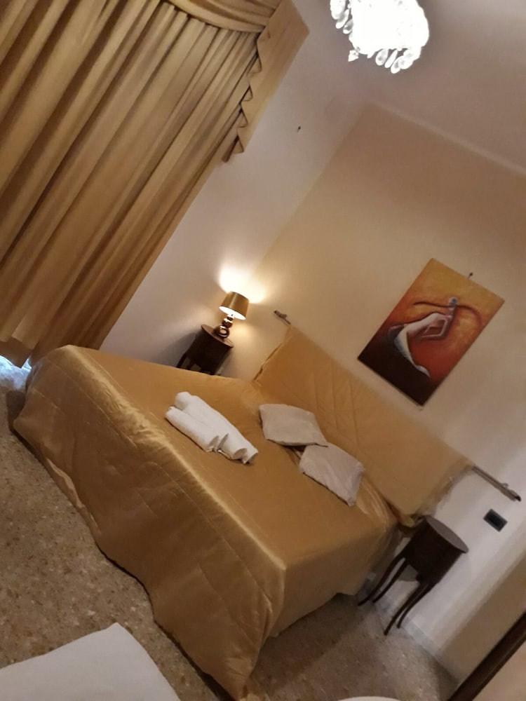Friendly House Rome