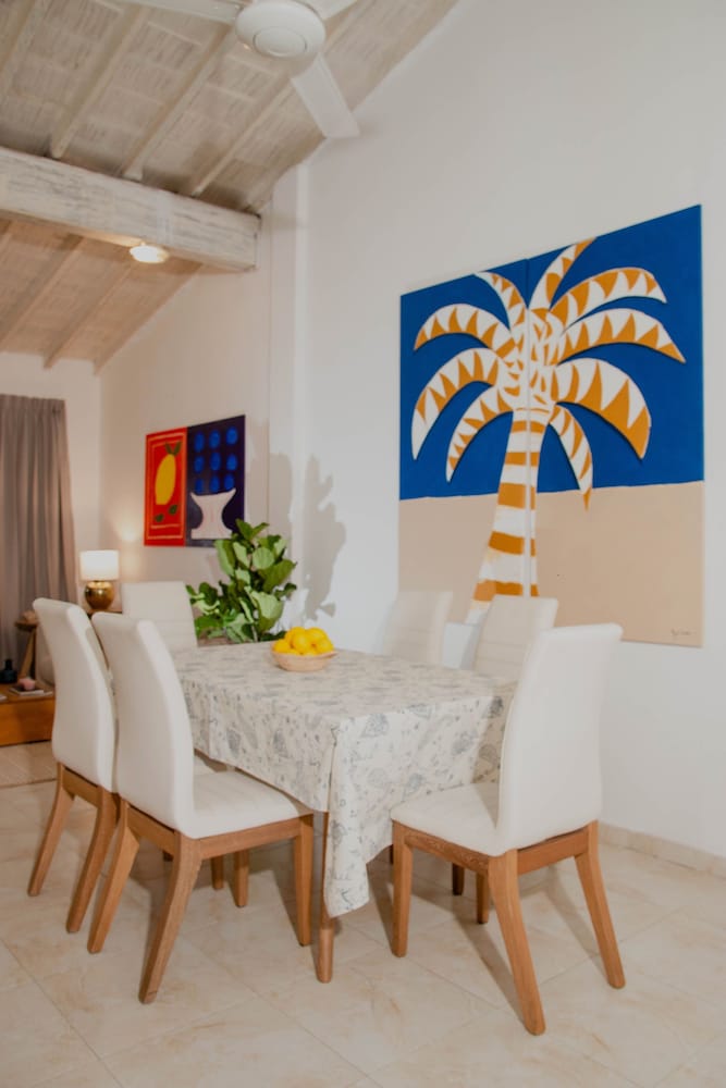 2BR APARTMENT IN THE WALLED CITY