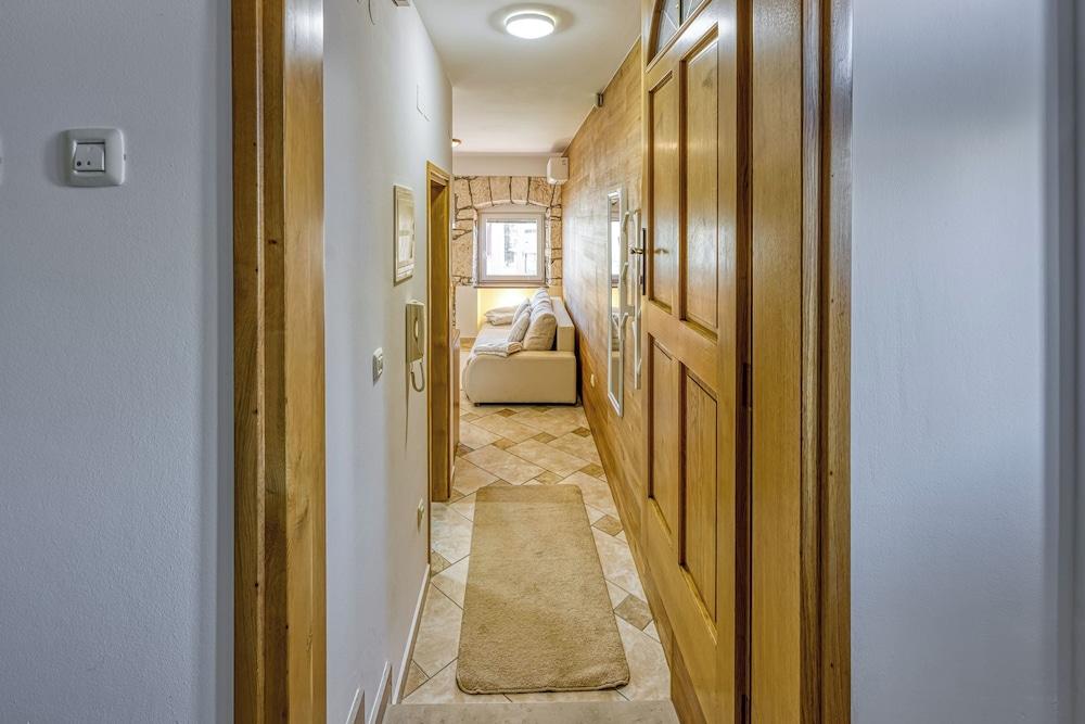 Apartment Jakara 1