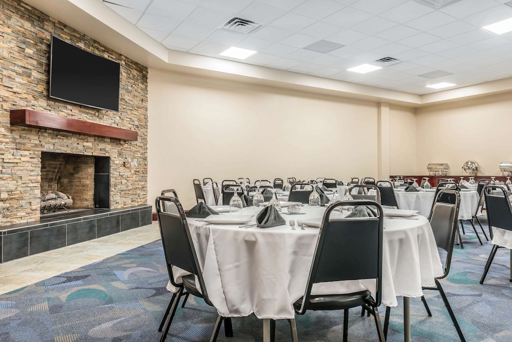 Clarion Inn - Property Image 15