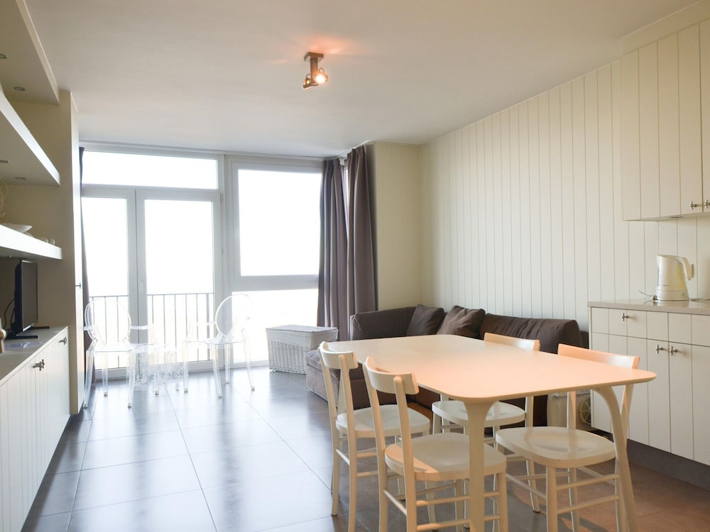 Apartment on the Coast With Beach Access