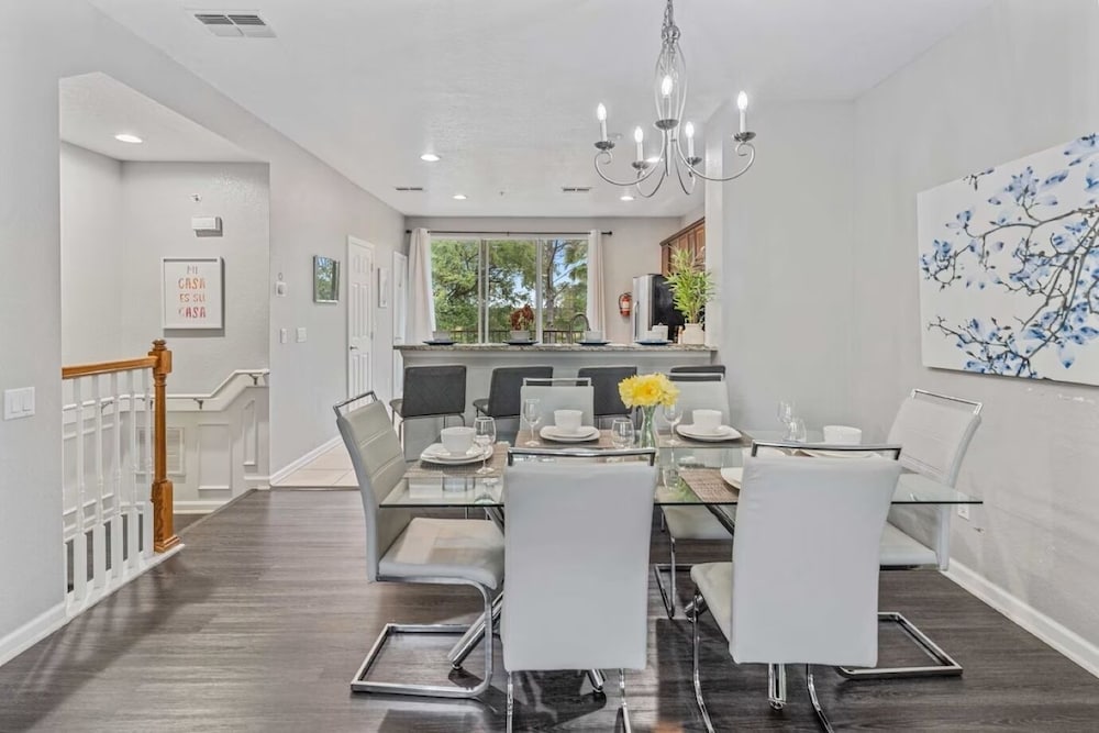 Vista Cay Swanky