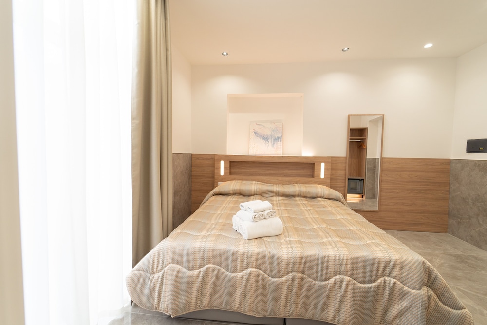 P.C. Boutique H. Napoli Centro by ClaPa Group Dislocated Hospitality