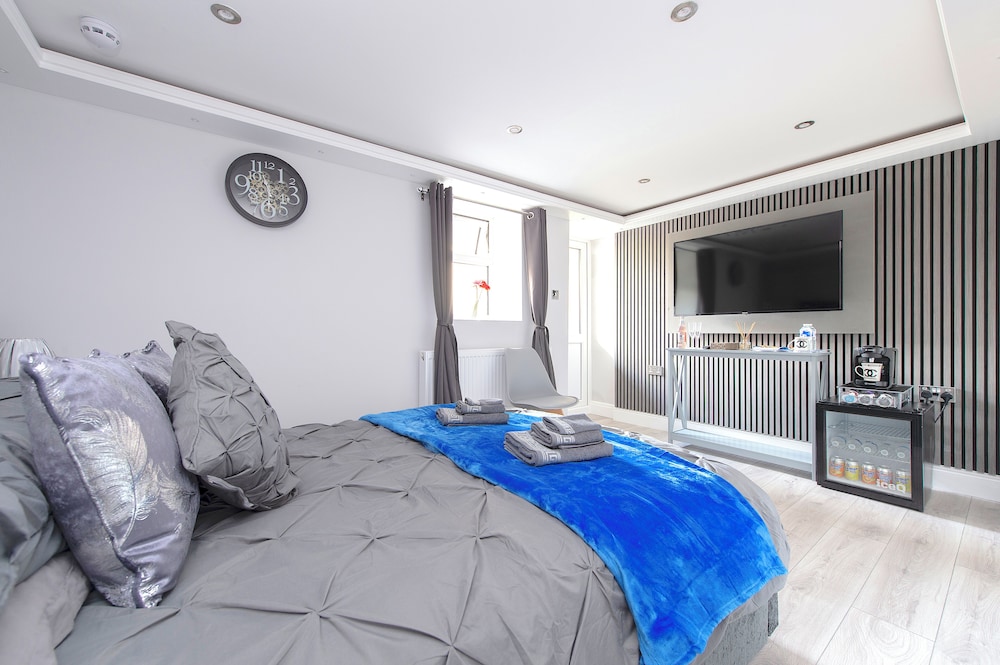 The Pond House - Ensuite Rooms