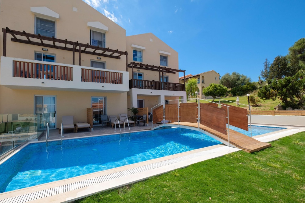 Hotel Akron Seascape Resort, a member of Brown Hotels - Image 1