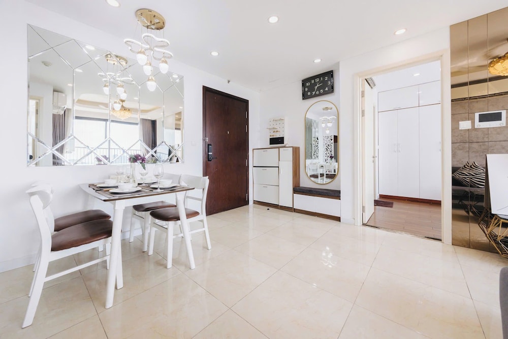 TIL Vinhomes D'capitale Elegance Suites