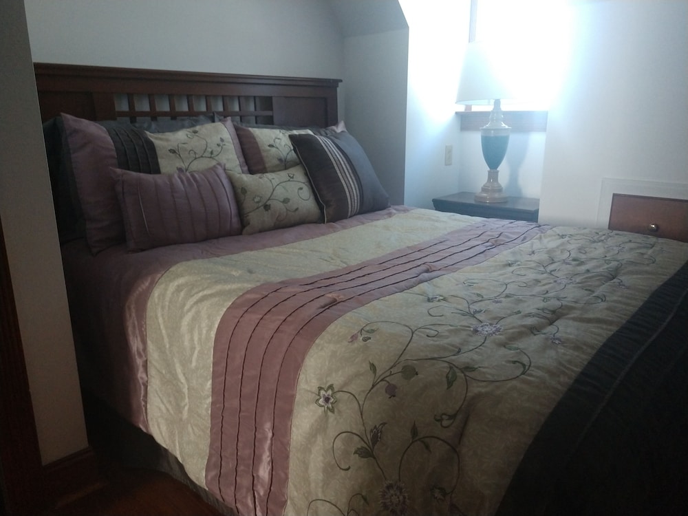 Kingsbay Mansion & Vacation Houses