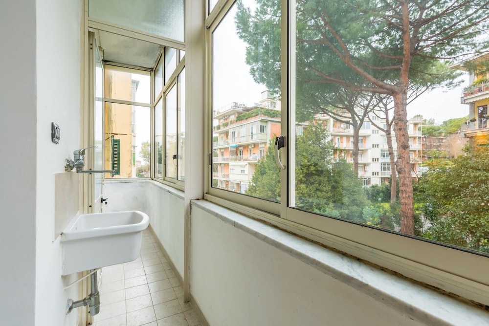 Posillipo Bright Apartment With Parking Space