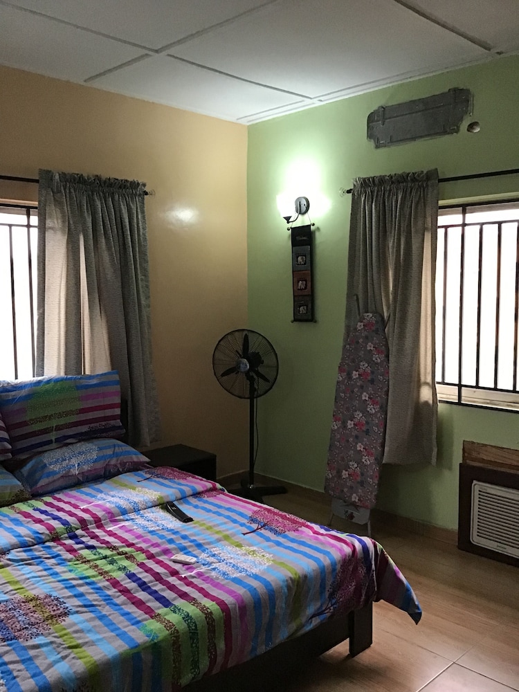 Gees Shortlets Apartments view 3