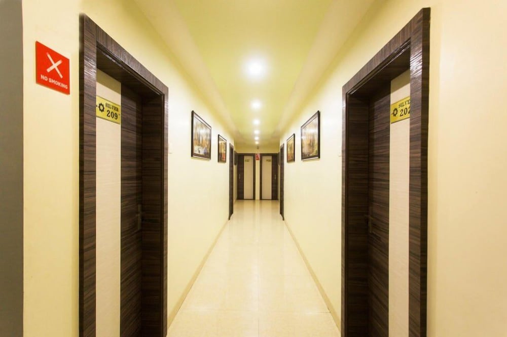 Hotel Shri Niwas Executive