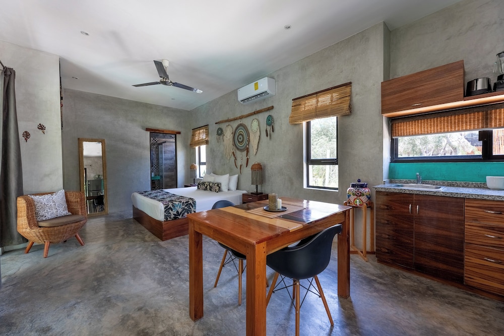 TRECE LUNAS TULUM