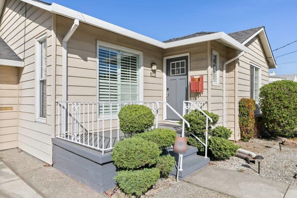 @ Marbella Lane - Modern Refreshing Home