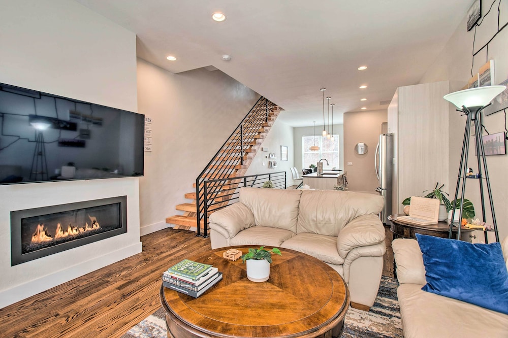Denver Vacations - Denver Abode w/ Rooftop Deck  City Views - Property Image 10