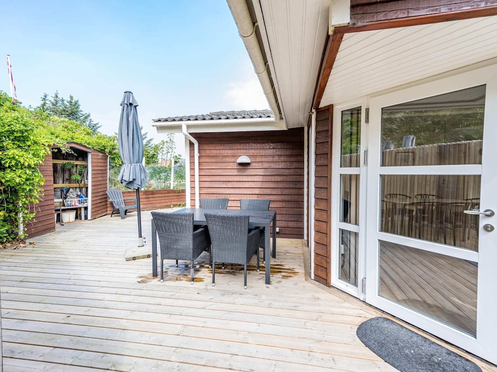 6 Person Holiday Home in Henne