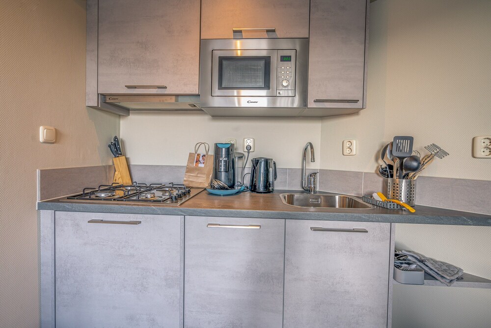 Tasteful 2-person Apartment Near the Center of De Koog