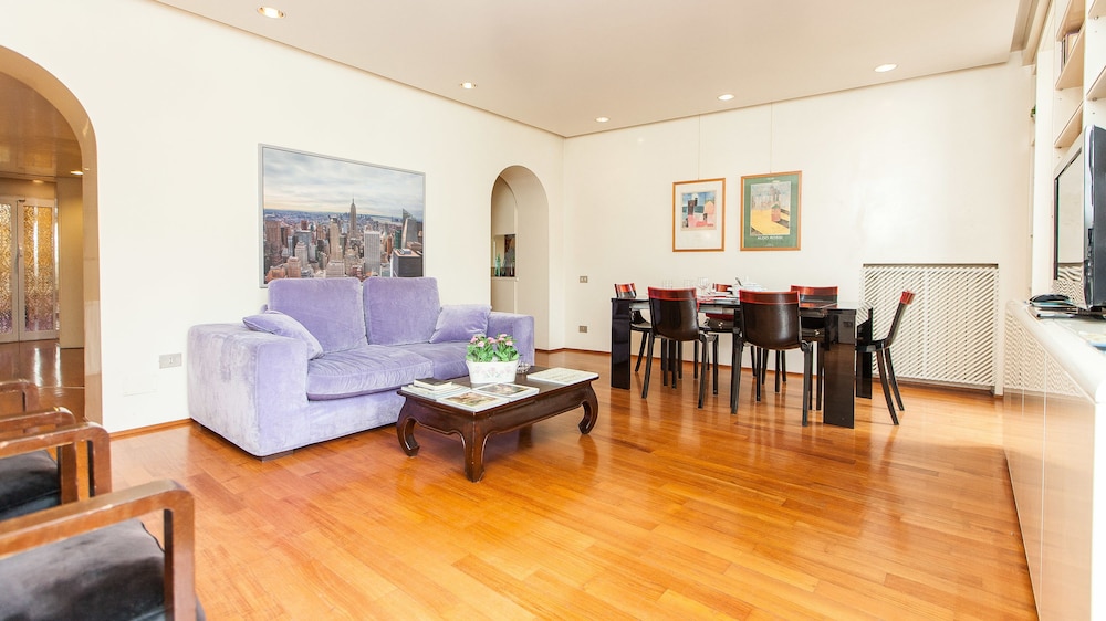 Rental in Rome Campo de Fiori Balcony
