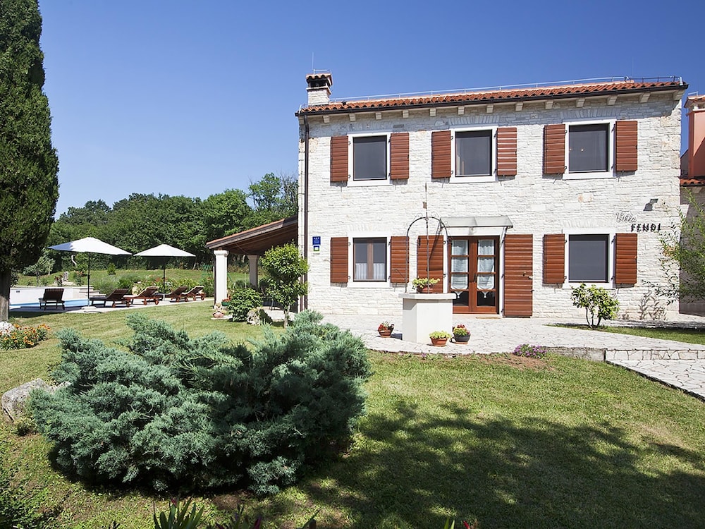 Istrian Villa Fendi Rebici view 2