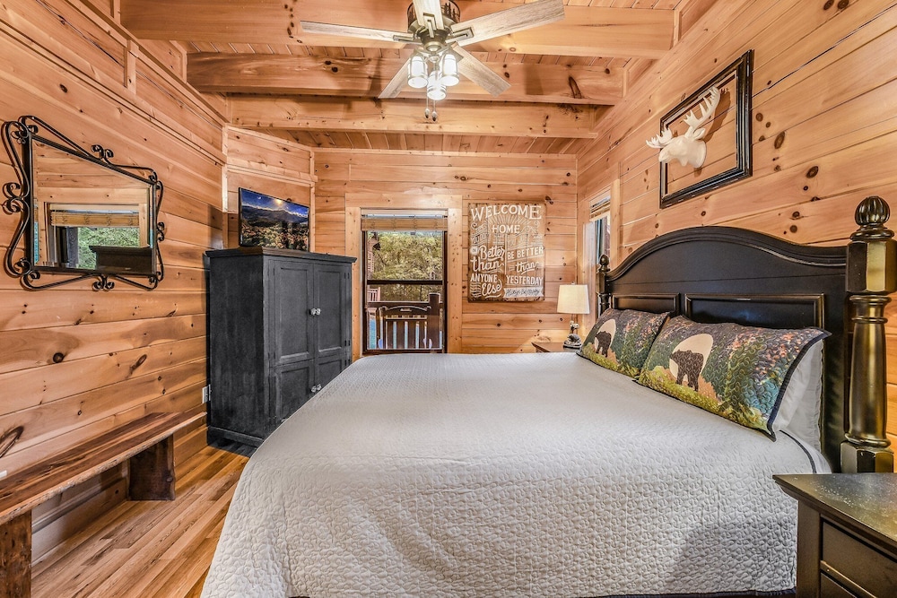 The Smoky Pines 2 Bedroom Cabin