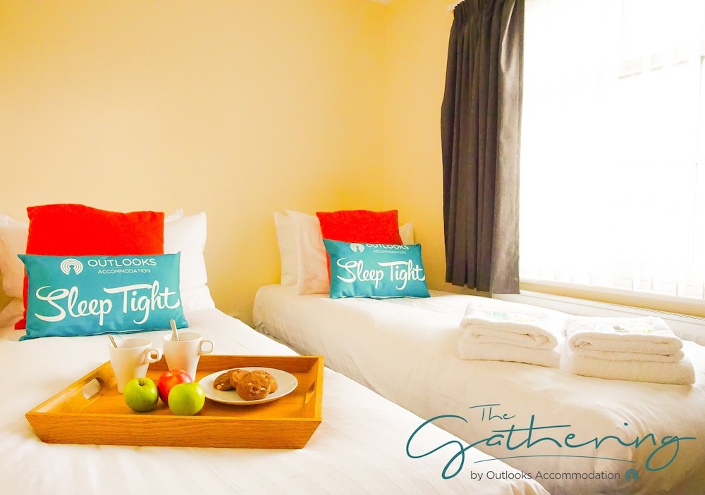 The Gathering Chester 1 Sleeps 14 Very Close to City Centre Racecourse Within Walls view 3