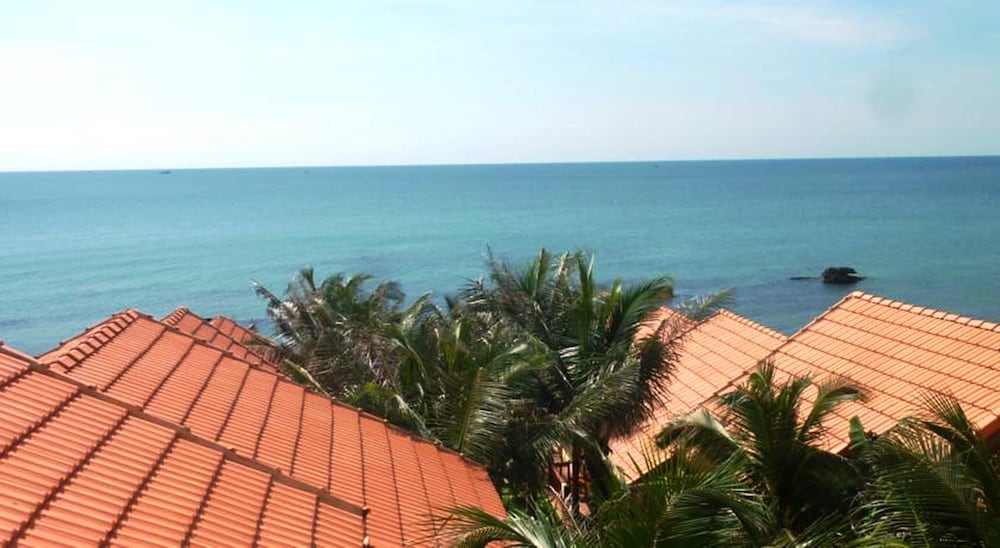 Free Beach Resort