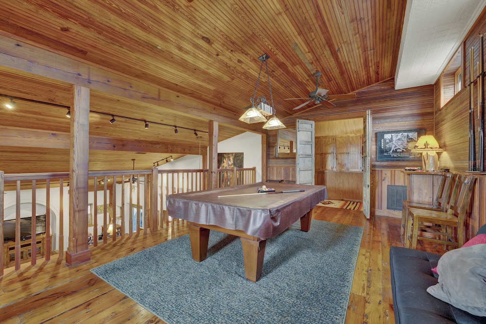 The Willows Casa Grande + Sundown Suite Sleeps 13 - Close to Main St