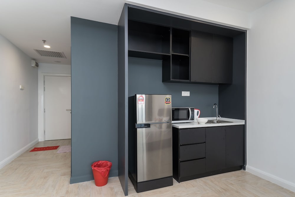 OYO Home 44050 Essential Studio Empire Marriot photo 7