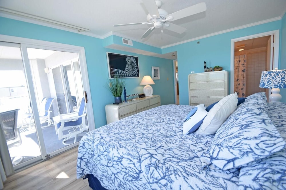 Sungate 401 3 Bedroom Condo by RedAwning view 3