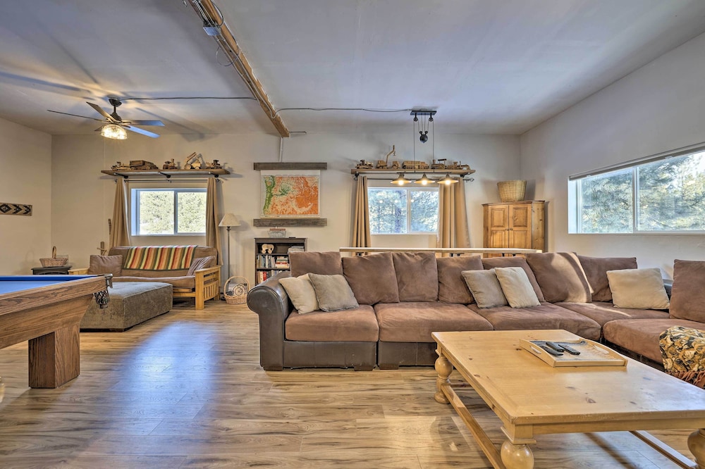 Private Cascade Cabin With Hot Tub & Fire Pit!