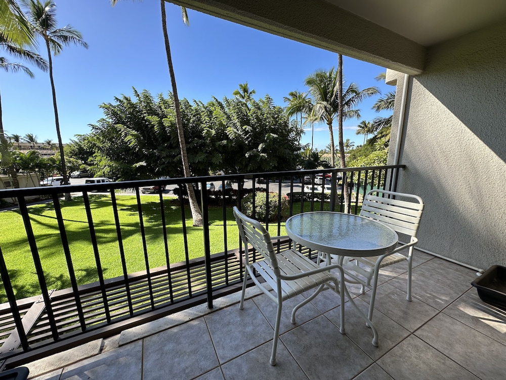 Kihei Akahi D-105 by Maui Rental Group