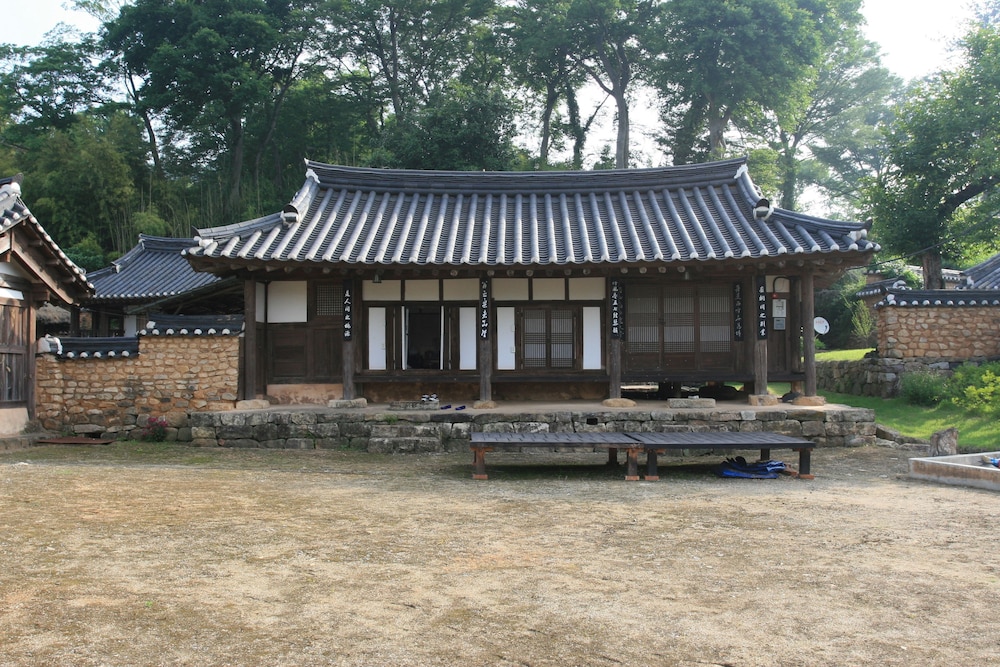 Yi Jin-rae's Historic House