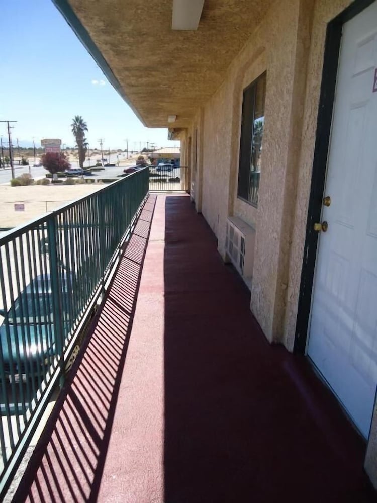 Economy Inn Victorville view 2