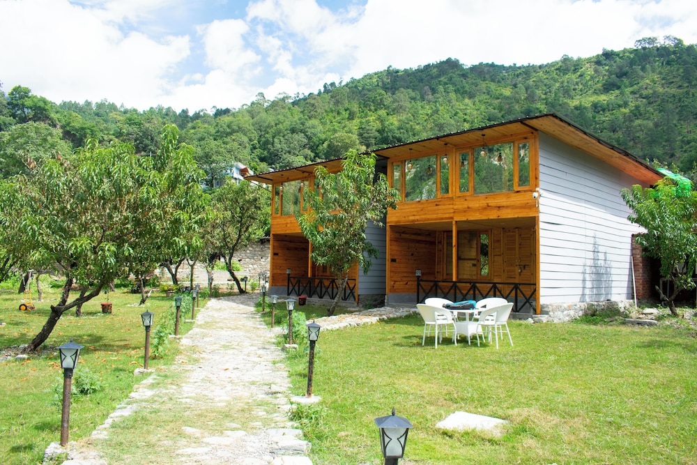 Cabana Riverside Resort - Kainchi Dham view 3