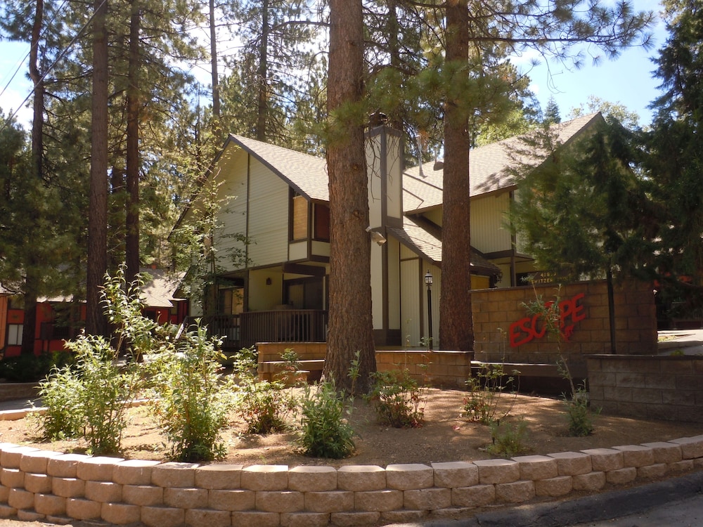 Hotel Escape For All Seasons - Image 1