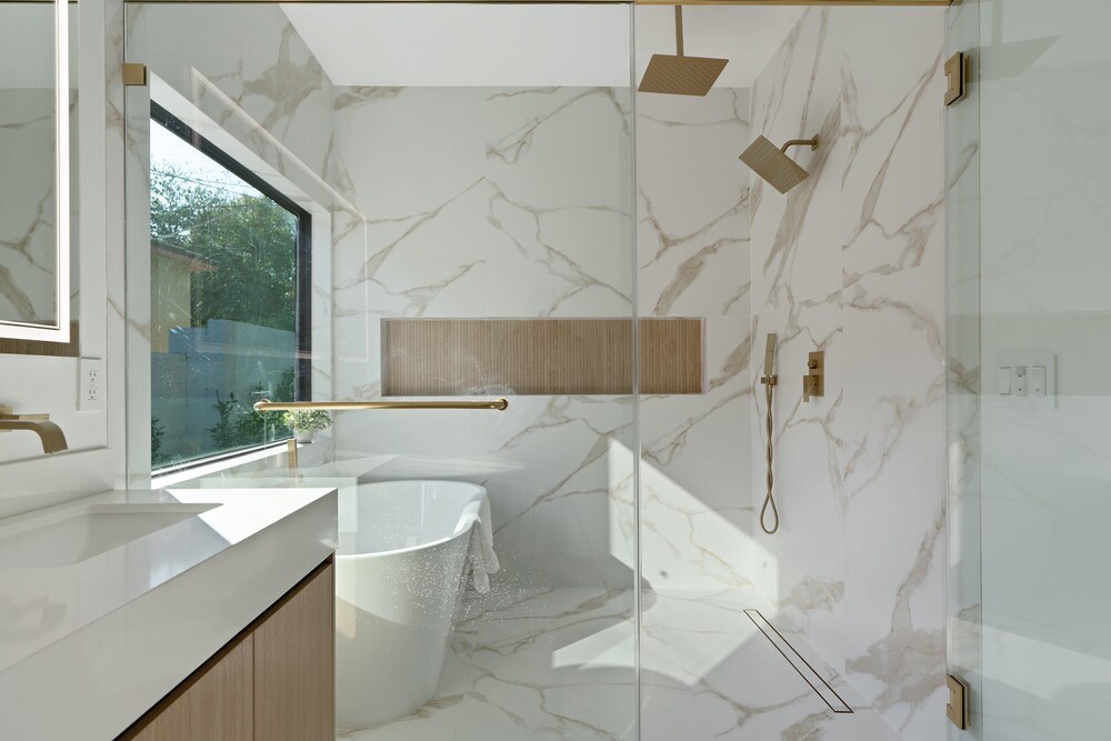 Noble Modern - Urban Sanctuary in Sherman Oaks With Poolside and Patio