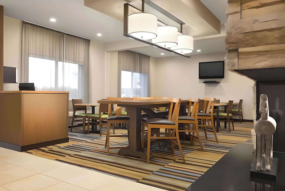 Dubuque Inn & Suites view 4