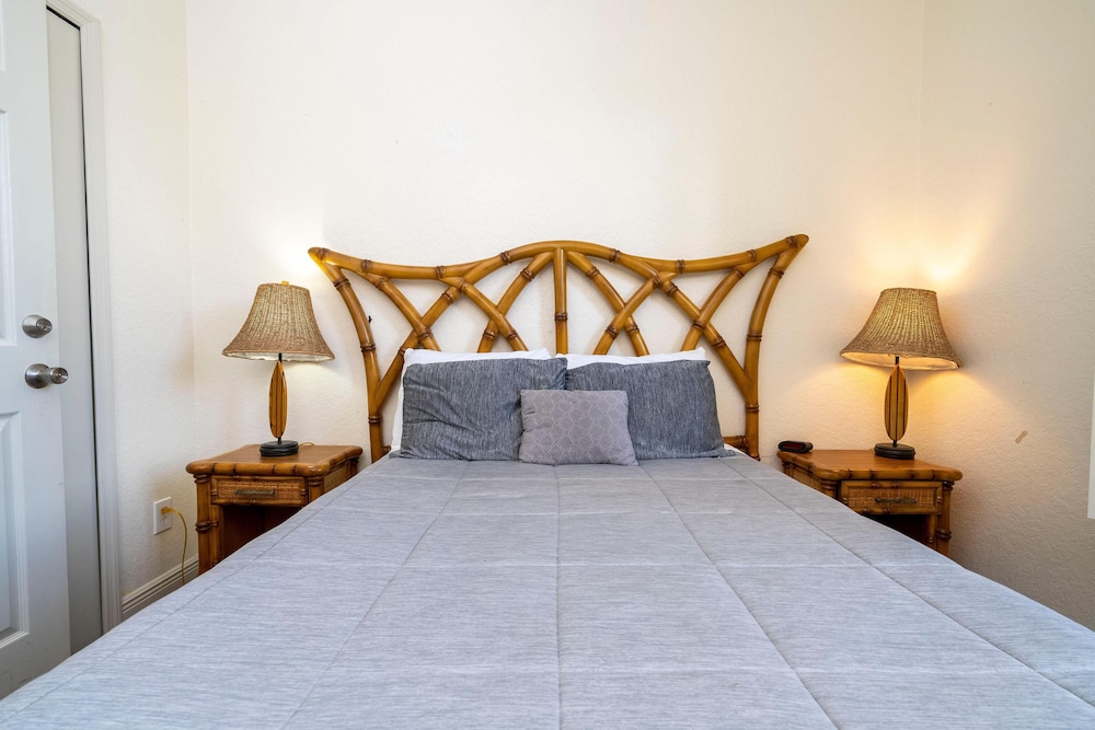 3132 CA - Charming Townhome Retreat