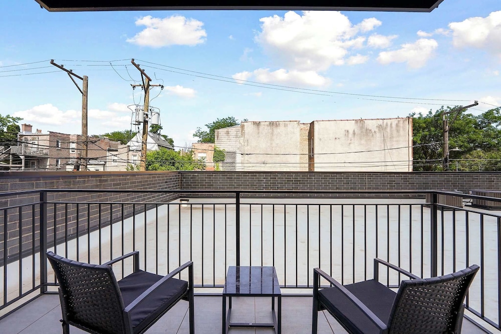 Chicago Modern Condo 2br2ba Balcony Free Park