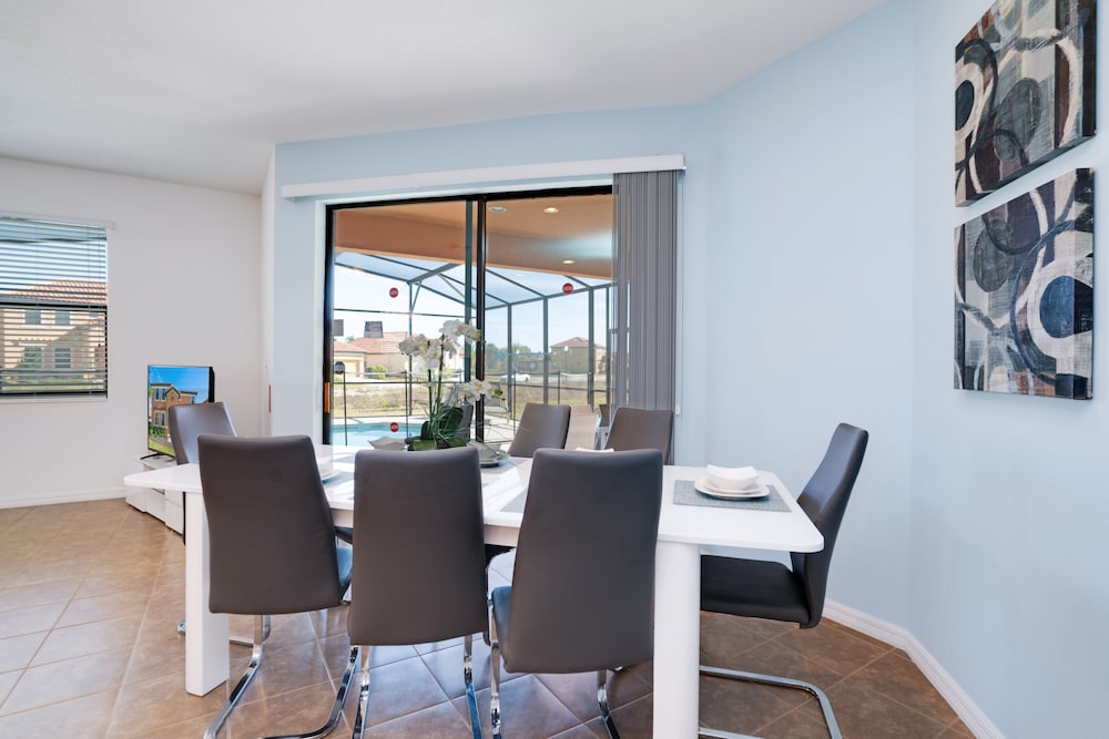 2562rose view 2
