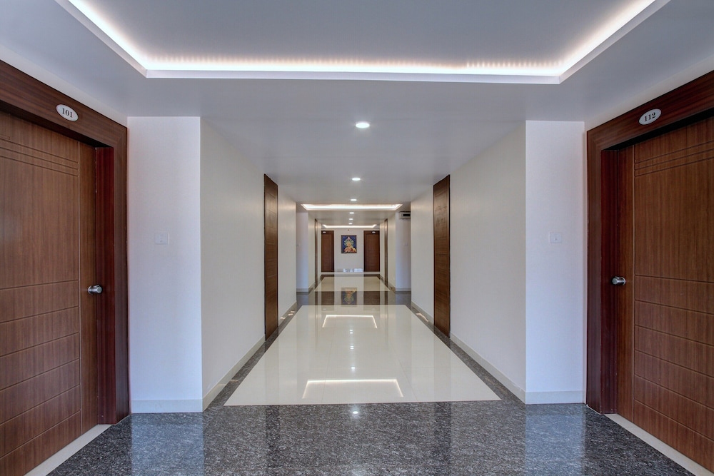 Hotel Ambika International Byndoor view 2