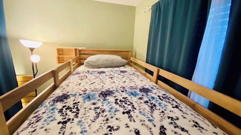 Cozy 2BR in Hollywood FL Pet Friendly