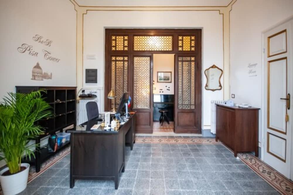 B&B Pisa Tower en Pisa — recepcion & lobby