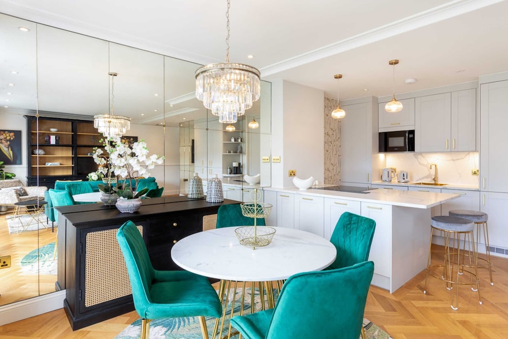 Fabulous Gloucester Road Apartment