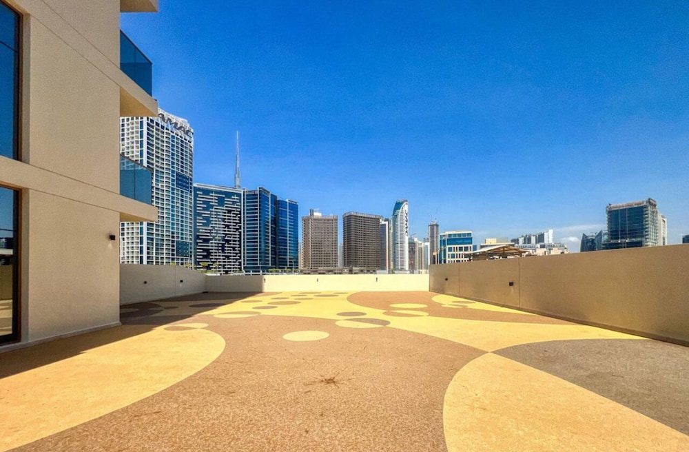 2BR Apt w Dubai Canal Views Near Burj Dubai Mall